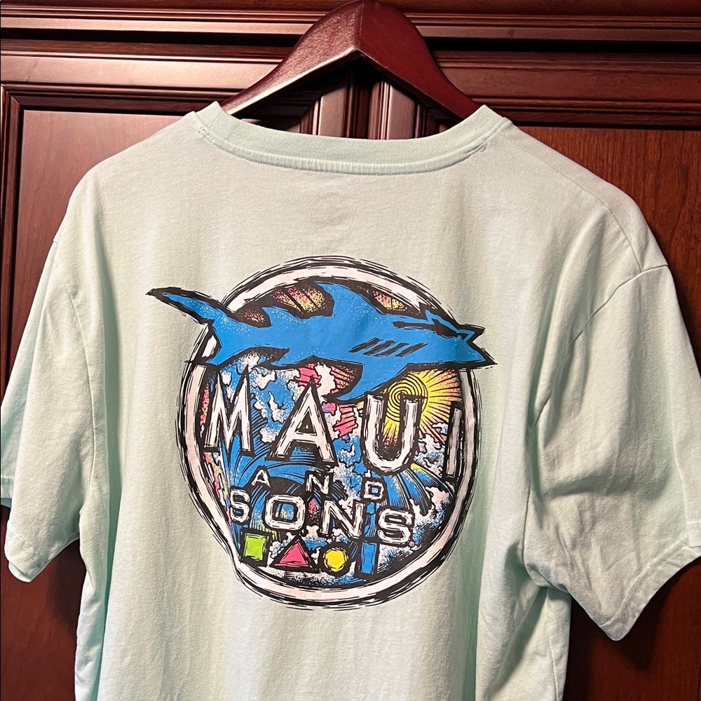 Maui & Sons Tropical comfortable Mint Green Graphic Hawaiian Tee Shirt!